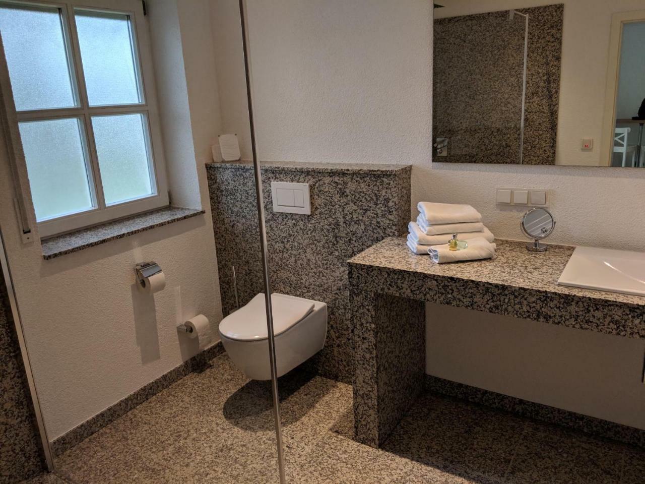 Landgut Schill Hotel Osthofen Eksteriør billede